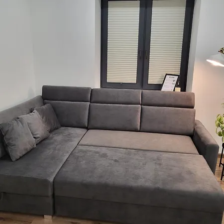 شقة Przestronny Luksusowy Apartament, Klimatyzacja, Duzy Parking, Zameldowanie 24h, 2 Sypialnie, Salon, Kuchnia, Pralnia, Monitoring, 95mkw