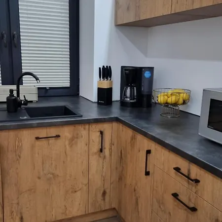 Apartmán Przestronny Luksusowy Apartament, Klimatyzacja, Duzy Parking, Zameldowanie 24h, 2 Sypialnie, Salon, Kuchnia, Pralnia, Monitoring, 95mkw *